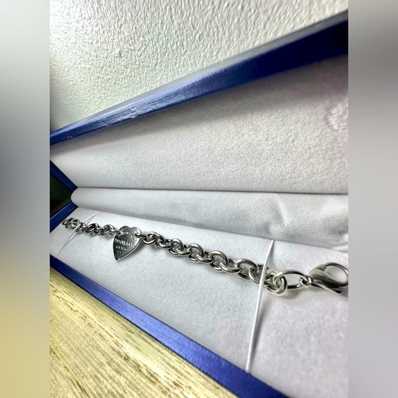 Authentic Tiffany&Co Heart Tag Bracelet - Picture 4 of 5